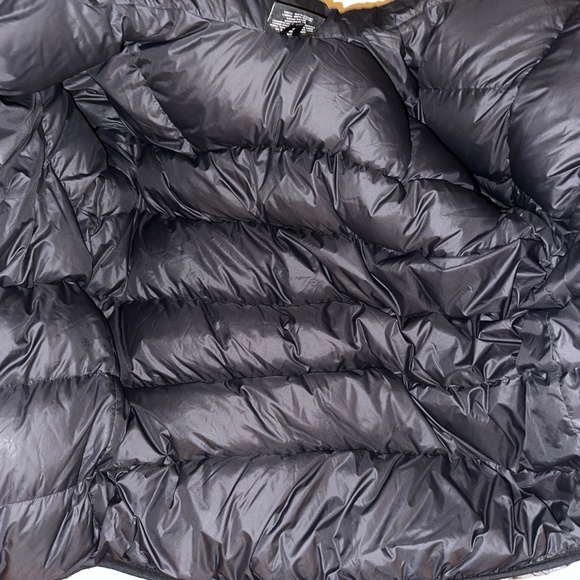 Men's Black and Gray Puffer Jacket - Picture 4 of 7